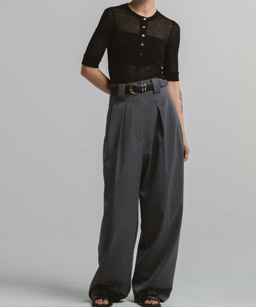 CINOH(チノ)の「T/W TWILL HIGH WAIST TWO TUCK PANTS(スラックス・レディース・グレー/ブラック・38/36)」の4枚目の写真