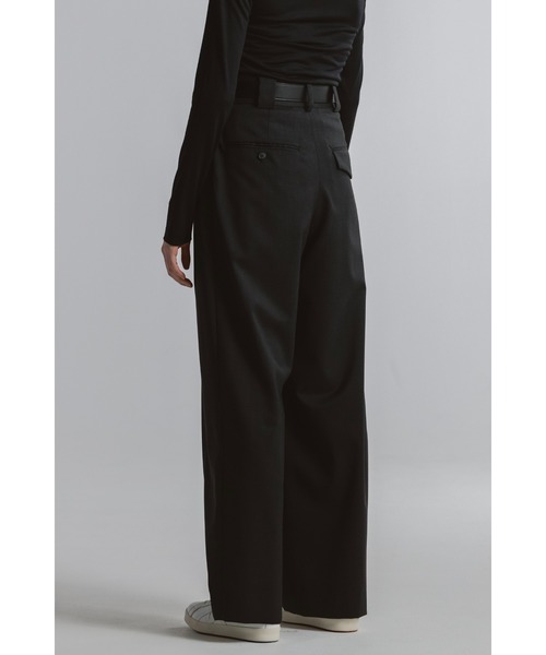 CINOH(チノ)の「T/W TWILL HIGH WAIST TWO TUCK PANTS(スラックス・レディース・グレー/ブラック・38/36)」の9枚目の写真