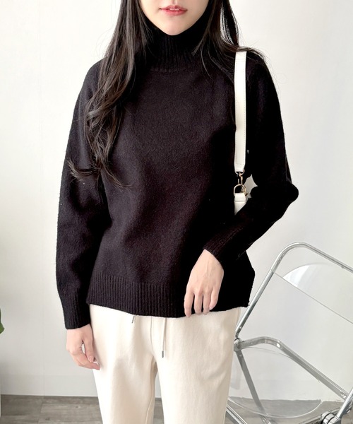 Dewlily(デューリリー)の「やさしい着心地で毎日に寄り添う ソフトタッチハイネックニット(ニット/セーター・レディース・グレー/ホワイト/ベージュ/ブラック/アイボリー・FREE)」の22枚目の写真
