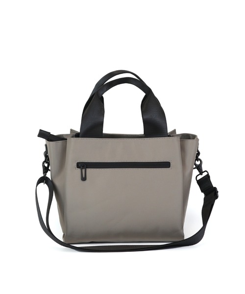 Un coeur(アンクール)の「【Un coeur/アンクール】2WAY SQUARE TOTE / ツーウェイ スクエア トート RUI / K905066(トートバッグ・レディース・ブラック/グレイッシュベージュ/グレー/ブラウン・FREE)」の6枚目の写真
