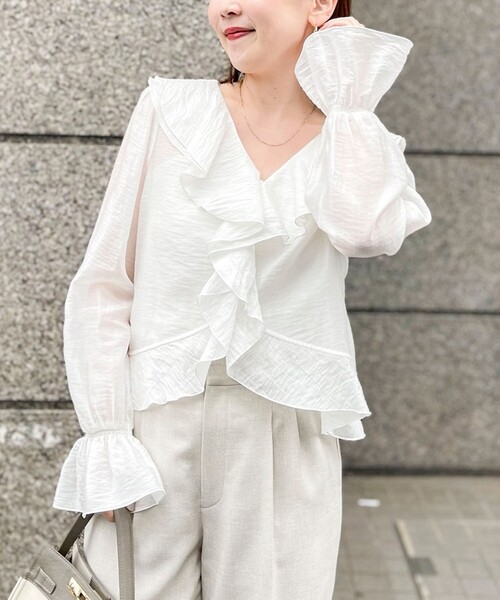 NOLLEY’S Sophi（ノーリーズソフィ）の「ウォッシャブルシアーラッフル羽織りブラウス（シャツ/ブラウス・レディース・ベビーピンク/ミント/ホワイト・38）」の18枚目の写真