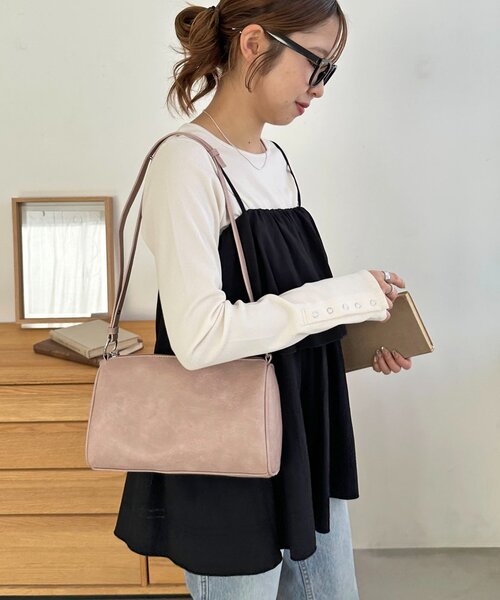 DISCOAT(ディスコート)の「ヴィンテージ調パイピングショルダーバッグ(ショルダーバッグ・レディース・ブラック/ブラウン/ピンク・FREE)」の3枚目の写真