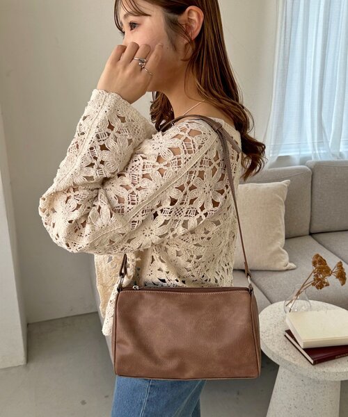 DISCOAT(ディスコート)の「ヴィンテージ調パイピングショルダーバッグ(ショルダーバッグ・レディース・ブラック/ブラウン/ピンク・FREE)」の11枚目の写真