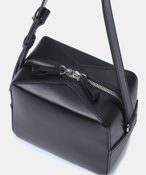 MUSINSA STANDARD WOMAN（ムシンサスタンダードウーマン）の「ウィメンズミニキューブトートバッグ[ブラック]（トートバッグ・レディース・その他・FREE）」の7枚目の写真