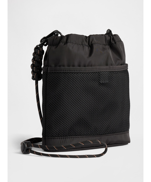 GAP(ギャップ)の「メッシュ ポケット ショルダーバッグ 小(ショルダーバッグ・メンズ・アイボリー/ブラック/ベージュ/グリーン・ONE SIZE)」の10枚目の写真