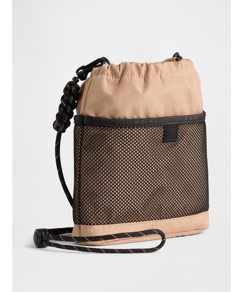 GAP(ギャップ)の「メッシュ ポケット ショルダーバッグ 小(ショルダーバッグ・メンズ・アイボリー/ブラック/ベージュ/グリーン・ONE SIZE)」の11枚目の写真