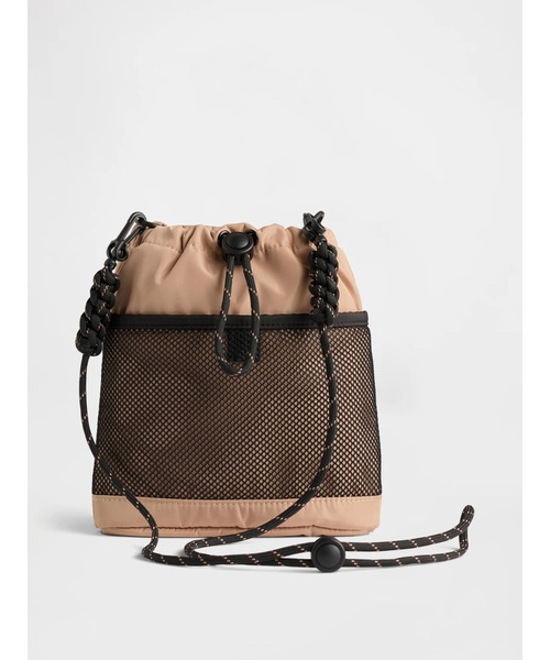 GAP(ギャップ)の「メッシュ ポケット ショルダーバッグ 小(ショルダーバッグ・メンズ・アイボリー/ブラック/ベージュ/グリーン・ONE SIZE)」の4枚目の写真