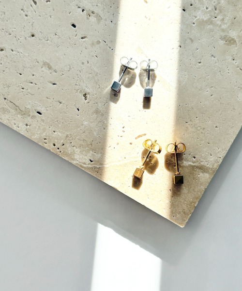ciite' surgical stainless(シーテサージカルステンレス)の「【金属アレルギー対応】シンプルスクエア ピアス(両耳用) サージカルステンレス(ピアス(両耳用)・レディース・シルバー/ゴールド・S/M/L)」の16枚目の写真