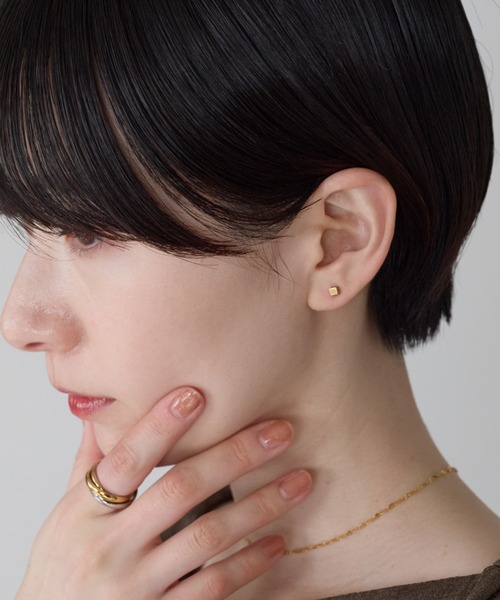 ciite' surgical stainless(シーテサージカルステンレス)の「【金属アレルギー対応】シンプルスクエア ピアス(両耳用) サージカルステンレス(ピアス(両耳用)・レディース・シルバー/ゴールド・S/M/L)」の7枚目の写真