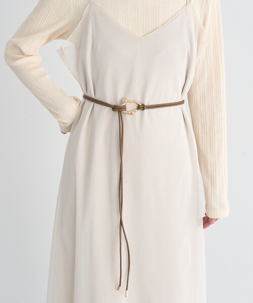 earth music&ecology(アースミュージックアンドエコロジー)の「ニュアンスバックルサッシュベルト(ベルト・レディース・ブラック/ライトブラウン・FREE)」の2枚目の写真