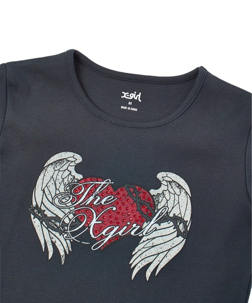 X-girl（エックスガール）の「RHINESTONE HEART AND WING S/S BABY TEE（Tシャツ/カットソー・レディース・ホワイト/チャコール/ベージュ・S/M）」の8枚目の写真