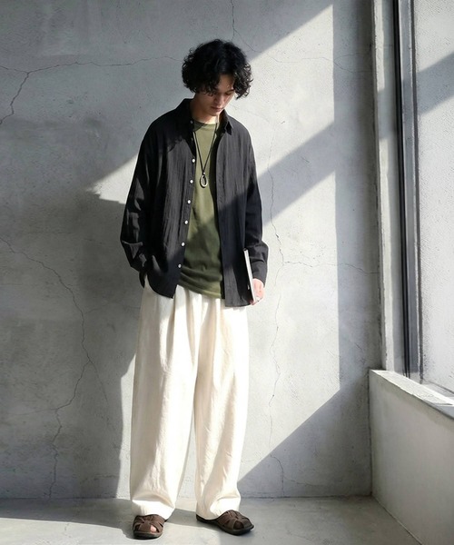 antiqua(アンティカ)の「リネン混 タックシャツ(シャツ/ブラウス・レディース・ナチュラル/ブラック/ブラウン系その他・P/R)」の8枚目の写真