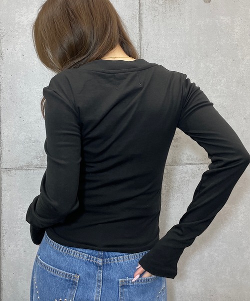 ROGER AND RAW(ロジャーアンドロウ)の「ラウンドネック ショート丈ロンT(Tシャツ/カットソー・レディース・ホワイト/ブラック/グレー/ライトカーキ・FREE)」の5枚目の写真