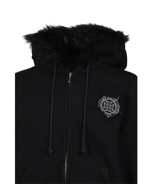 ALICE HOLLYWOOD(アリスハリウッド)の「EUROTRIP PATCHED ZIP HOODIE(パーカー・メンズ・ブラック・X-LARGE/LARGE/MEDIUM/SMALL)」の9枚目の写真