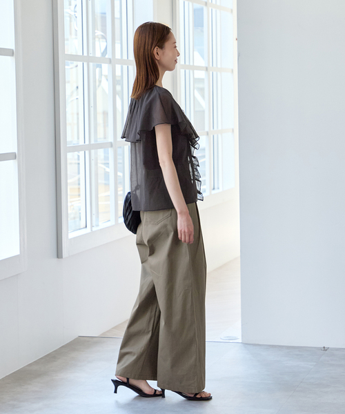 U by SPICK&SPAN（ユーバイスピックアンドスパン）の「フロントリボンラッフルブラウス（シャツ/ブラウス・レディース・ホワイト/ブラック・FREE）」の5枚目の写真