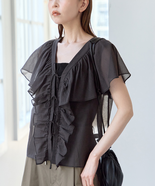 U by SPICK&SPAN（ユーバイスピックアンドスパン）の「フロントリボンラッフルブラウス（シャツ/ブラウス・レディース・ホワイト/ブラック・FREE）」の9枚目の写真