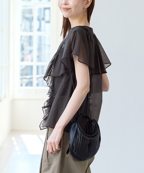 U by SPICK&SPAN（ユーバイスピックアンドスパン）の「フロントリボンラッフルブラウス（シャツ/ブラウス・レディース・ホワイト/ブラック・FREE）」の10枚目の写真