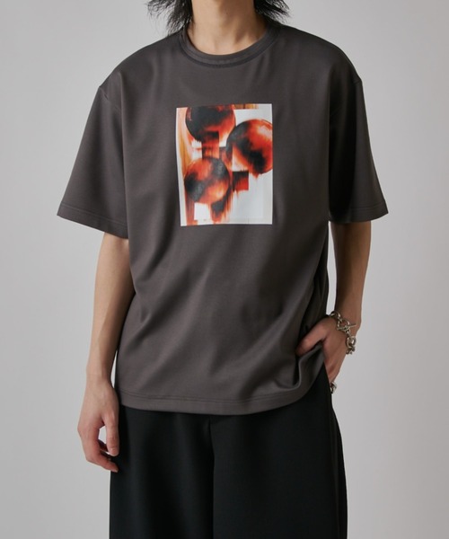 Lui's（ルイス）の「OUT OF FOCUS Tシャツ（Tシャツ/カットソー・メンズ・ブラック系その他/チャコールグレー/ブラック/ダークグレー/ホワイト/ホワイト系その他・S/M）」の5枚目の写真