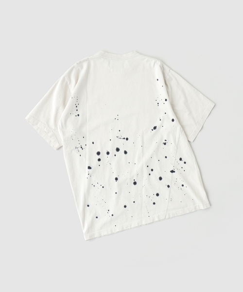 EDIFICE（エディフィス）の「NOMARHYTHM TEXTILE (ノーマリズム テキスタイル) Hand Dye Twist Tee Shirt SPE（Tシャツ/カットソー・メンズ・ホワイト×ホワイト/レッド・3/4）」の5枚目の写真