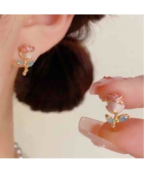 tone(トーン)の「【88eighty-eight】CUTEピンク薔薇ミニピアス【import】(MA)(ピアス(両耳用)・レディース・ゴールド・FREE)」の6枚目の写真