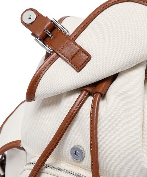 Wacky WiLLy(ワッキーウィリー)の「WOMEN'S CARGO BACKPACK(バックパック/リュック・レディース・ブラック/アイボリー/インディゴブルー・FREE)」の16枚目の写真