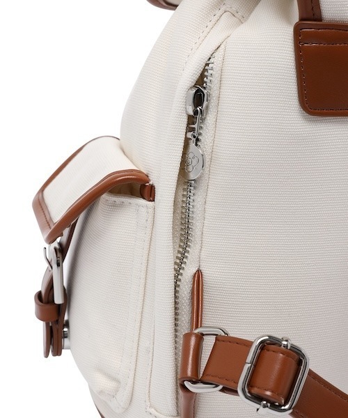 Wacky WiLLy(ワッキーウィリー)の「WOMEN'S CARGO BACKPACK(バックパック/リュック・レディース・ブラック/アイボリー/インディゴブルー・FREE)」の11枚目の写真