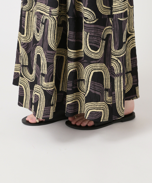 JOURNAL STANDARD relume（ジャーナルスタンダード　レリューム）の「モダンアフリカンプリントギャザースカート（スカート・レディース・ブラック/ブラウン・FREE）」の12枚目の写真