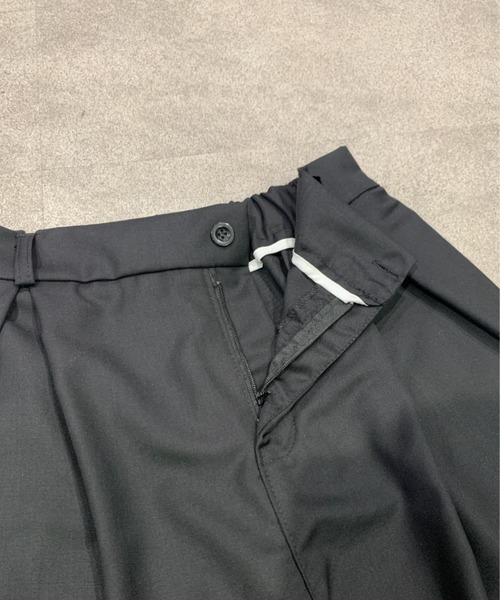 SHEPP(シープ)の「【UNISEX】ハイウエスト 深タック ワイドレッグ スラックスパンツ(スラックス・メンズ・グレー/ブラック・M/L)」の10枚目の写真