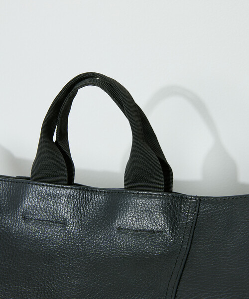Firsthand（ファーストハンド）の「Firsthand/ファーストハンド 2WAY Leather Messenger Bag / 2WAYレザーメッセンジャーバッグ / 牛革 / 撥水レザー（ショルダーバッグ・メンズ・ブラック・ONE SIZE）」の9枚目の写真