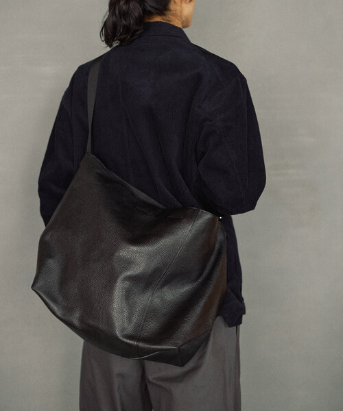 Firsthand（ファーストハンド）の「Firsthand/ファーストハンド 2WAY Leather Messenger Bag / 2WAYレザーメッセンジャーバッグ / 牛革 / 撥水レザー（ショルダーバッグ・メンズ・ブラック・ONE SIZE）」の13枚目の写真