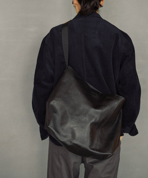 Firsthand（ファーストハンド）の「Firsthand/ファーストハンド 2WAY Leather Messenger Bag / 2WAYレザーメッセンジャーバッグ / 牛革 / 撥水レザー（ショルダーバッグ・メンズ・ブラック・ONE SIZE）」の15枚目の写真