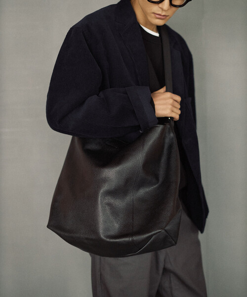 Firsthand（ファーストハンド）の「Firsthand/ファーストハンド 2WAY Leather Messenger Bag / 2WAYレザーメッセンジャーバッグ / 牛革 / 撥水レザー（ショルダーバッグ・メンズ・ブラック・ONE SIZE）」の17枚目の写真