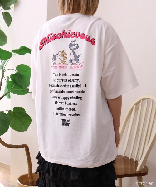 Tom&Jerry(トムアンドジェリー)の「【公式】トムとジェリー 梨地JO2立ちプリントTシャツ(Tシャツ/カットソー・メンズ・ホワイト系その他/ブラック系その他2/ブラック系その他/ホワイト系その他2・L/M)」の2枚目の写真