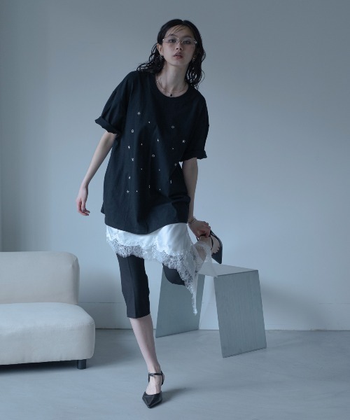 VACANCY(ヴァカンシー)の「スタッズオーバーTシャツ/ユニセックス(Tシャツ/カットソー・レディース・ホワイト/ブラック・FREE)」の6枚目の写真