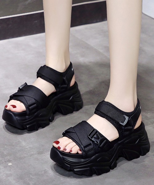 Lace Ladies(レースレディース)の「ソリッドカラー 厚底 スポーツ ストラップ サンダル(サンダル・レディース・ブラック/ホワイト・22.5cm/23cm/23.5cm/24cm/24.5cm)」の2枚目の写真