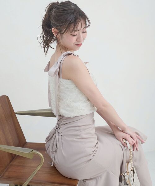 MAJESTIC LEGON(マジェスティックレゴン)の「肩リボンバイカラーマーメイドワンピ(ワンピース・レディース・ピンクベージュ/アイボリー/グレー/ブラック・MEDIUM)」の4枚目の写真
