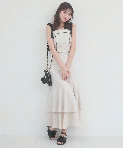 MAJESTIC LEGON(マジェスティックレゴン)の「肩リボンバイカラーマーメイドワンピ(ワンピース・レディース・ピンクベージュ/アイボリー/グレー/ブラック・MEDIUM)」の5枚目の写真