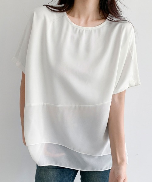 LOWO(ロワ)の「配色レイヤード風オーバーサイズ半袖カットソー(Tシャツ/カットソー・レディース・ホワイト/チャコールグレー・FREE)」の3枚目の写真