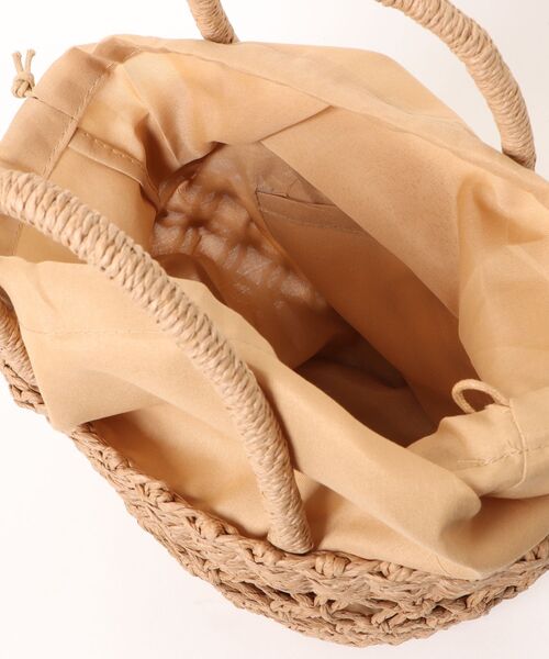 VIBGYOR（ヴィブジョー）の「Mignonjour/透かし編みかごバッグ M2920（かごバッグ・レディース・ブラウン/ベージュ・FREE）」の9枚目の写真
