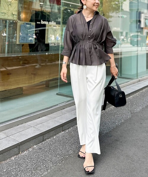 NOLLEY’S(ノーリーズ)の「《接触冷感》ウォッシャブルシアースキッパータック半袖ブラウス(シャツ/ブラウス・レディース・チャコールグレー/ベージュ/サックスブルー・38)」の14枚目の写真