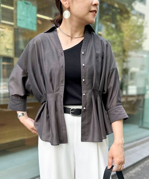 NOLLEY’S(ノーリーズ)の「《接触冷感》ウォッシャブルシアースキッパータック半袖ブラウス(シャツ/ブラウス・レディース・チャコールグレー/ベージュ/サックスブルー・38)」の17枚目の写真