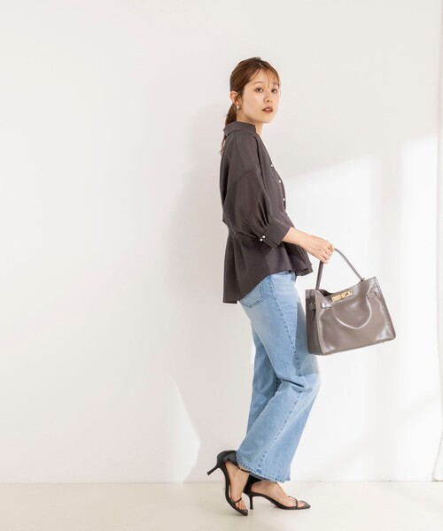 NOLLEY’S(ノーリーズ)の「《接触冷感》【BECシリーズ】ウォッシャブルシアースキッパータック半袖ブラウス(シャツ/ブラウス・レディース・チャコールグレー/ベージュ/サックスブルー・38)」の6枚目の写真
