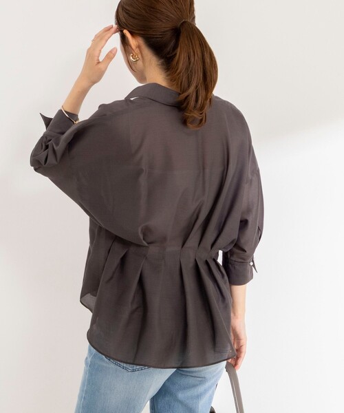 NOLLEY’S(ノーリーズ)の「《接触冷感》【BECシリーズ】ウォッシャブルシアースキッパータック半袖ブラウス(シャツ/ブラウス・レディース・チャコールグレー/ベージュ/サックスブルー・38)」の9枚目の写真
