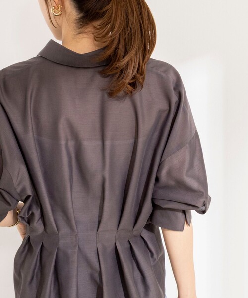 NOLLEY’S(ノーリーズ)の「《接触冷感》【BECシリーズ】ウォッシャブルシアースキッパータック半袖ブラウス(シャツ/ブラウス・レディース・チャコールグレー/ベージュ/サックスブルー・38)」の13枚目の写真