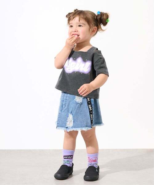 X-girl Stages(エックスガールステージス)の「蓄光ロゴ 肩あきシャーリング半袖Tシャツ(Tシャツ/カットソー・キッズ・ブラック/ライトブルー・120cm/130cm/140cm/100cm/110cm/90cm)」の4枚目の写真
