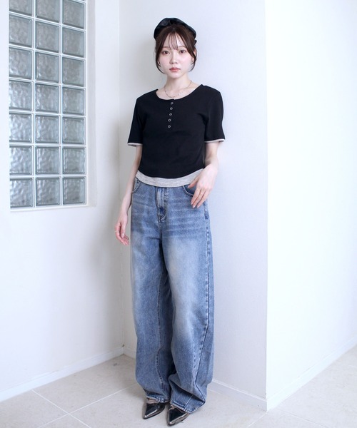 Reurie'(レウリィ)の「レイヤードヘンリーリブトップス / 半袖 重ね着 配色デザイン シンプル カジュアル 韓国 ブルーグレー ブラウンピンク バイカラー モノトーン 夏服(Tシャツ/カットソー・レディース・ブラウン/グレー/ブラック・FREE)」の11枚目の写真
