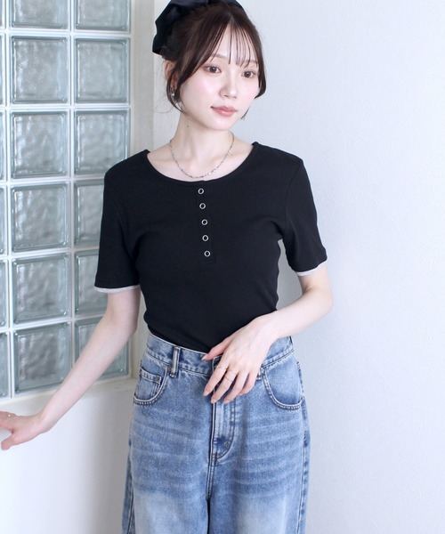 Reurie'(レウリィ)の「レイヤードヘンリーリブトップス / 半袖 重ね着 配色デザイン シンプル カジュアル 韓国 ブルーグレー ブラウンピンク バイカラー モノトーン 夏服(Tシャツ/カットソー・レディース・ブラウン/グレー/ブラック・FREE)」の17枚目の写真