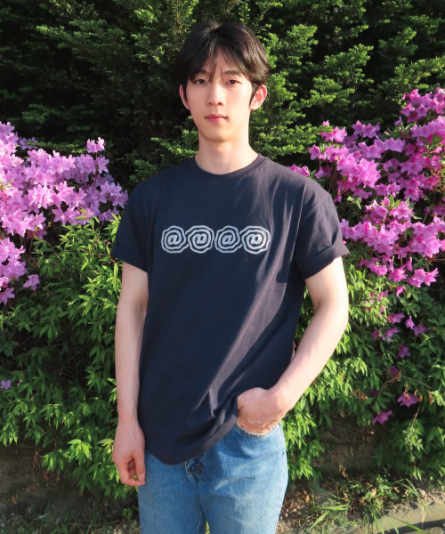 INTEMPOMOOD(インテンポムード)の「スクロールメイズTシャツ : 3カラー(Tシャツ/カットソー・メンズ・グレー/ネイビー/タン・MEDIUM/LARGE)」の7枚目の写真
