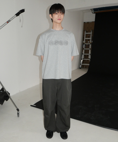 INTEMPOMOOD(インテンポムード)の「スクロールメイズTシャツ : 3カラー(Tシャツ/カットソー・メンズ・グレー/ネイビー/タン・MEDIUM/LARGE)」の8枚目の写真