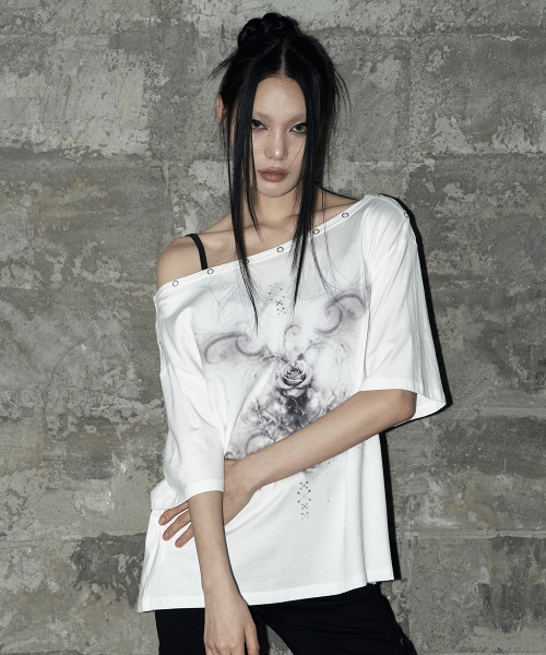 as you are(アズユーアー)の「キッチローズスナップTシャツホワイト(Tシャツ/カットソー・レディース・その他・OS)」の3枚目の写真